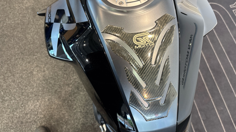 BMW F900 R